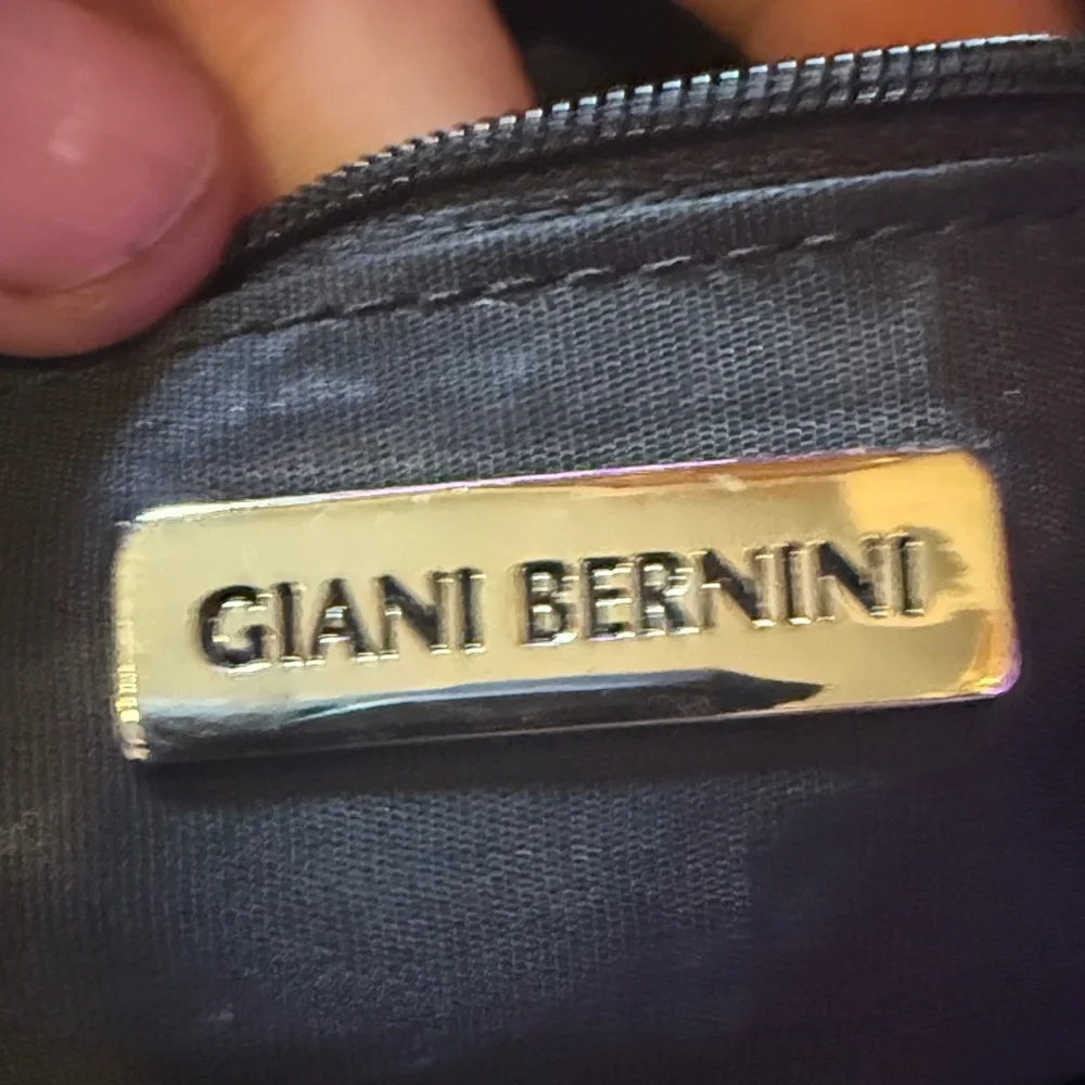 GIANNI BERNINI ladies hobo style handbag, excellent condition, leather